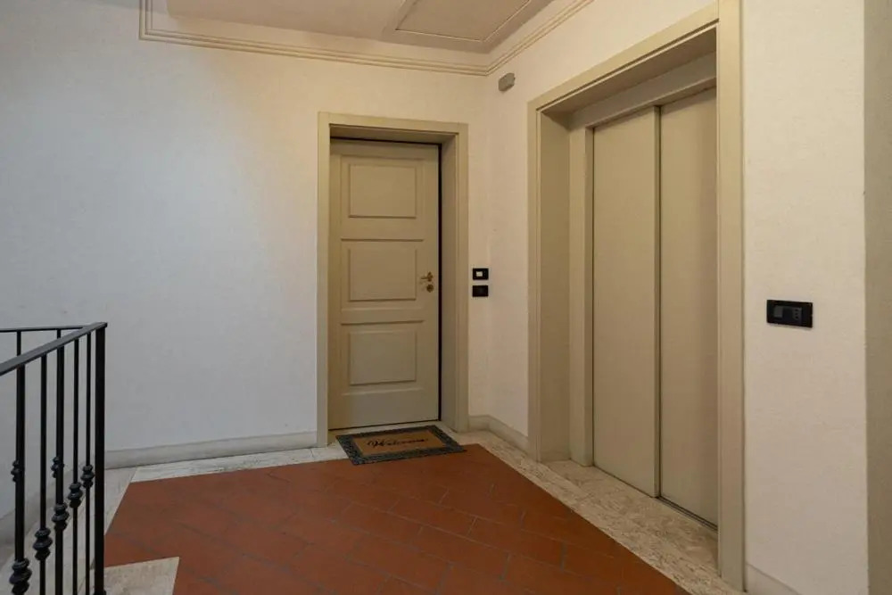 Apartment 10