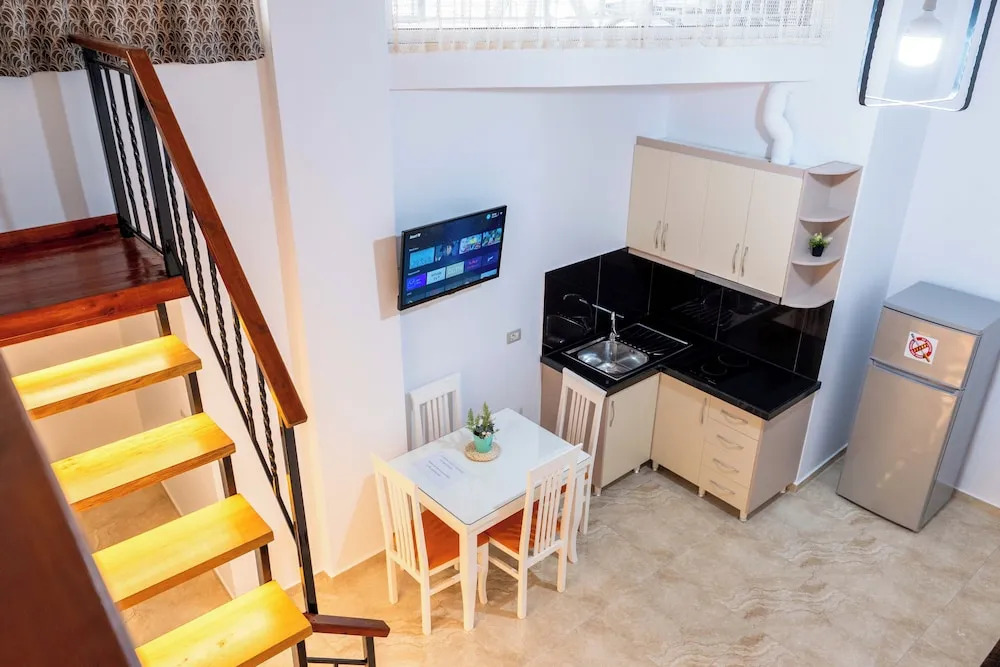 Crown Deluxe Apartments