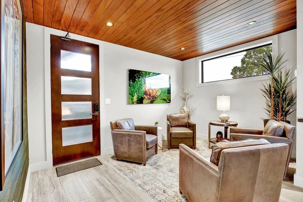 Luxury Hill Country Villa with Pool-Hot tub-Views