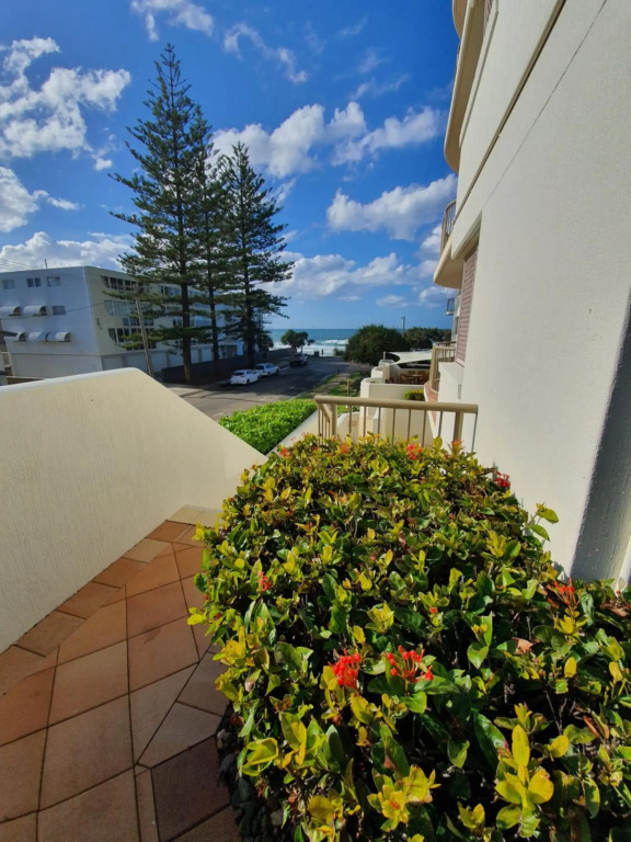 Pandanus Shores Unit 2 Kings Beach QLD