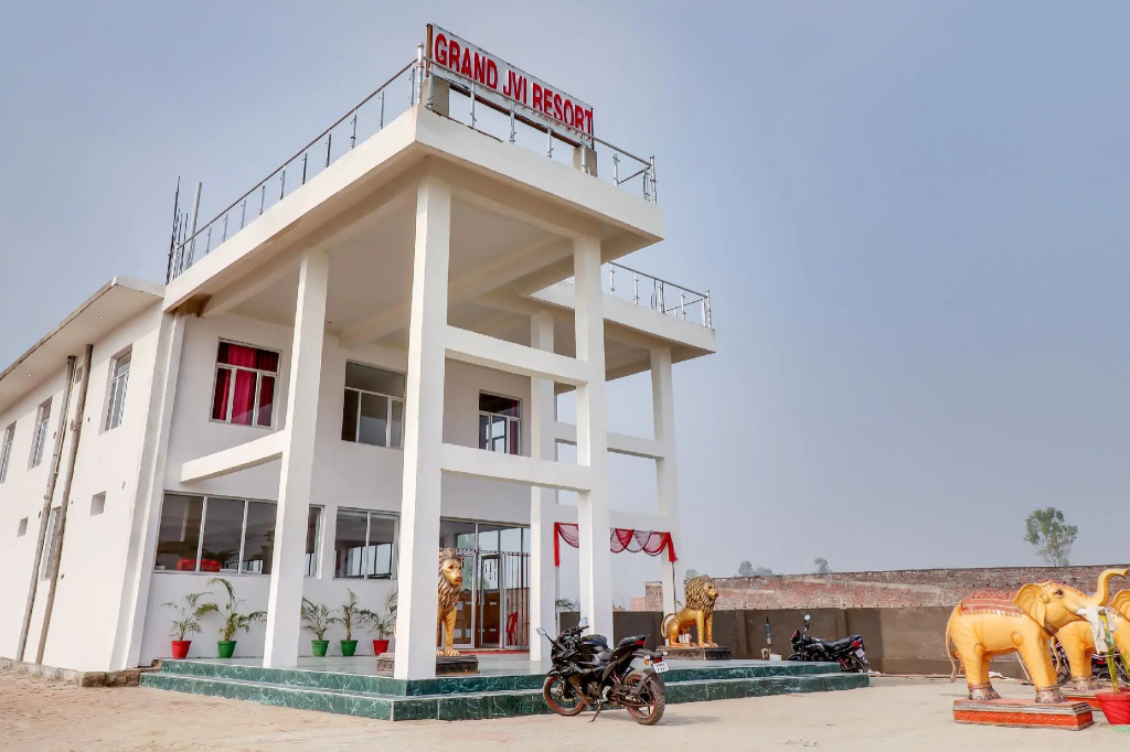 Collection O Ayodhya Near Airport