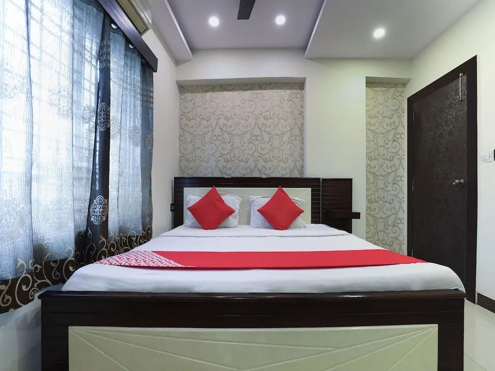 OYO 16539 Grand Sandarshini Inn