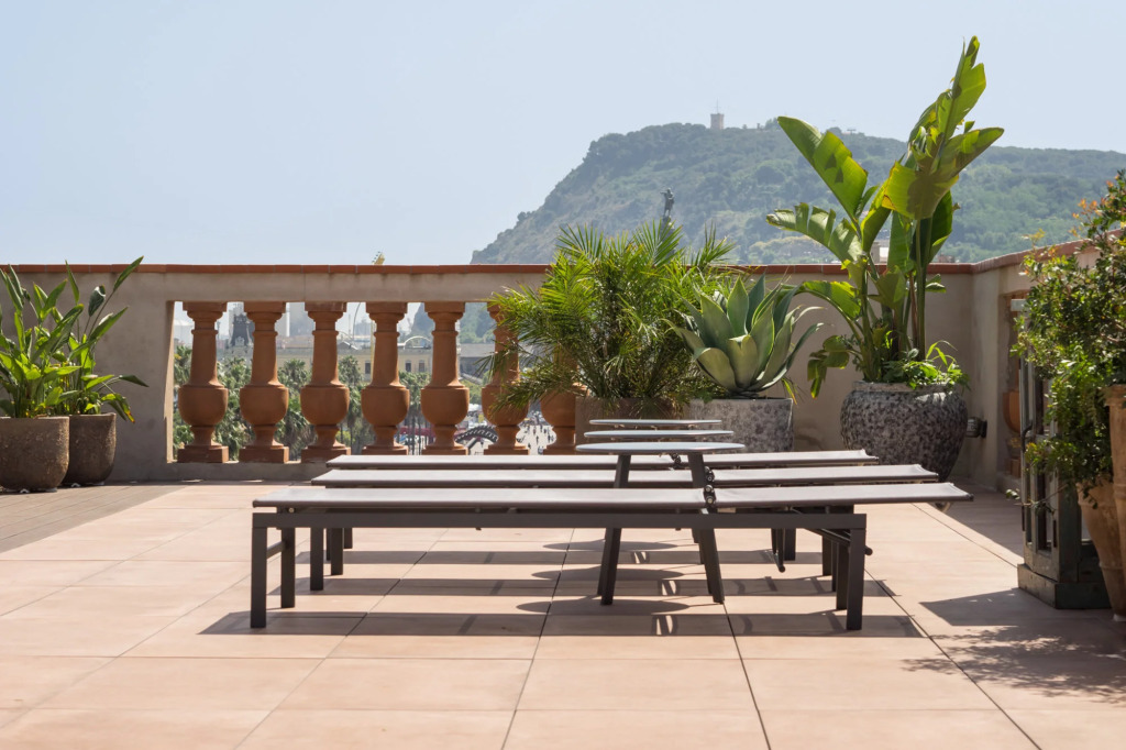 Condal in Barcelona with 3 bedrooms and 2 bathrooms