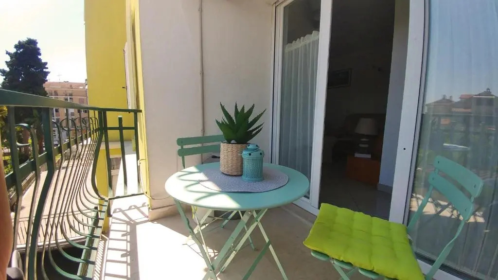 Apartment Matika, terrace apartment 10 minutes walk from center