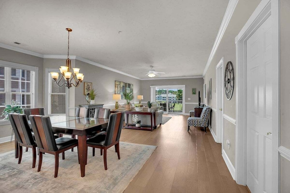 Magnolia Pointe Luster Leaf 4890-301