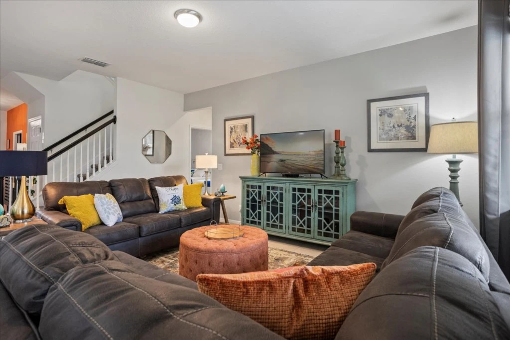 7 Bedrooms 5 Bathrooms Solterra 4035 OL