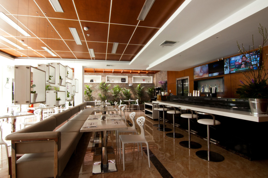 Lyz Business Hotel