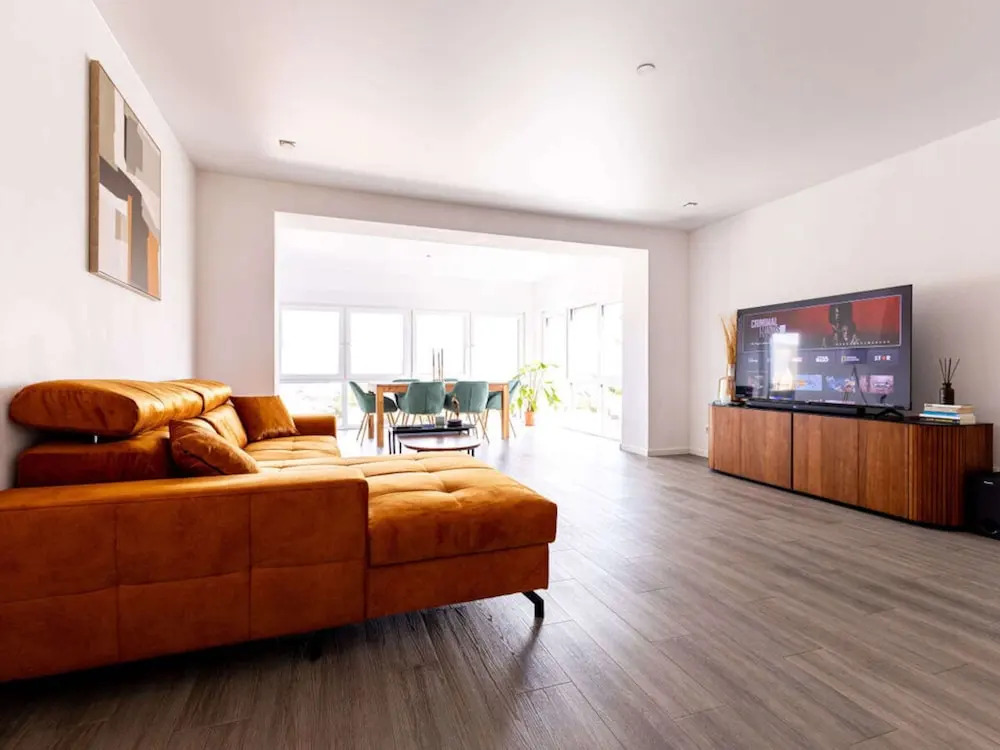 Apartment for 6 Modern Retreat