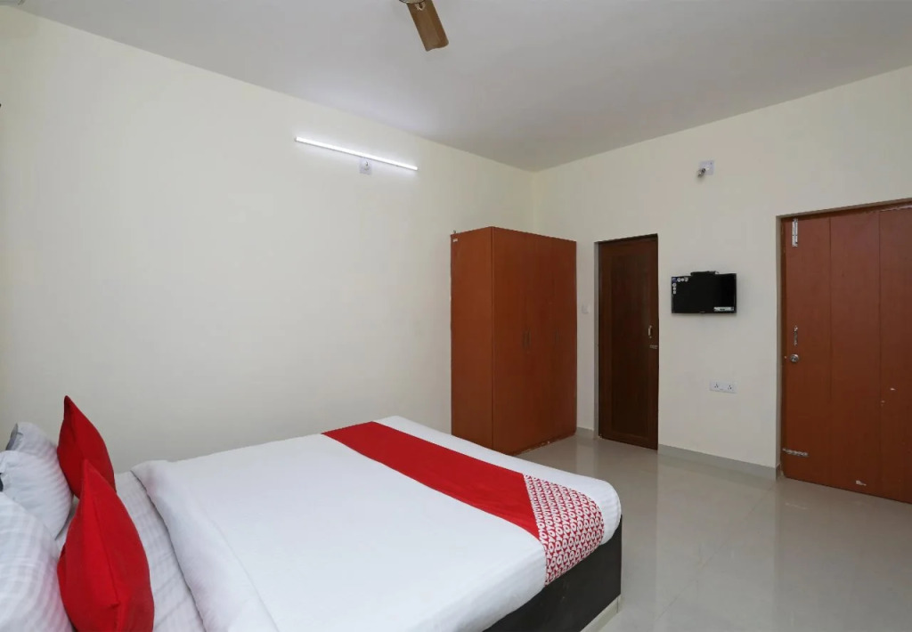 Oyo 15204 Sai Corporate Inn