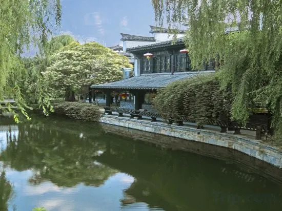 Riverside Hotel