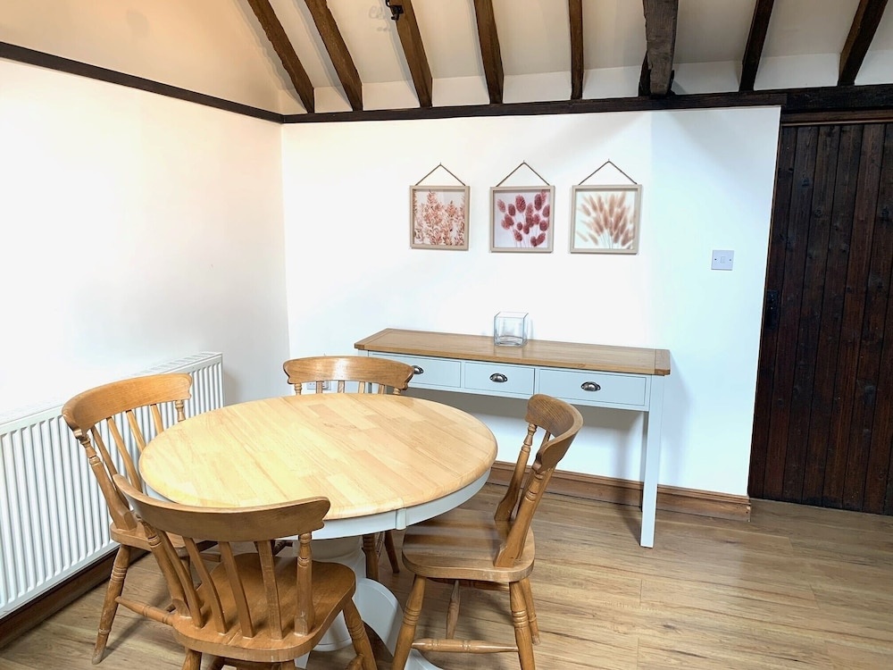 The Estate - 11 Bed - Sleeps 22 - Private Garden