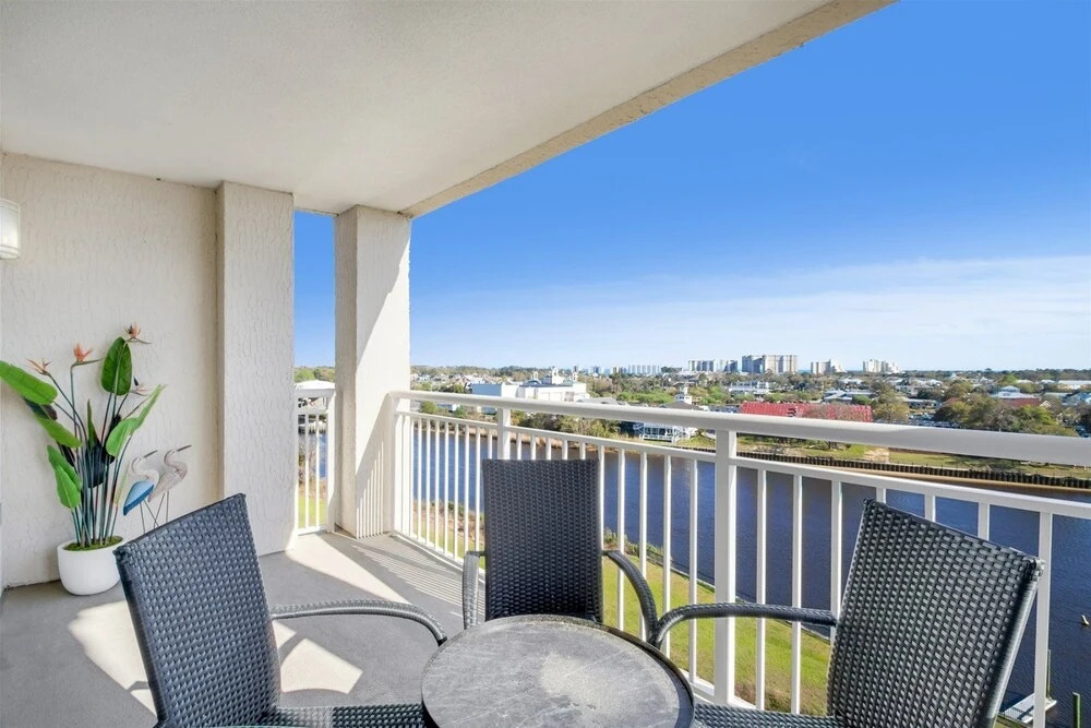 Yacht Club Villas #2-902