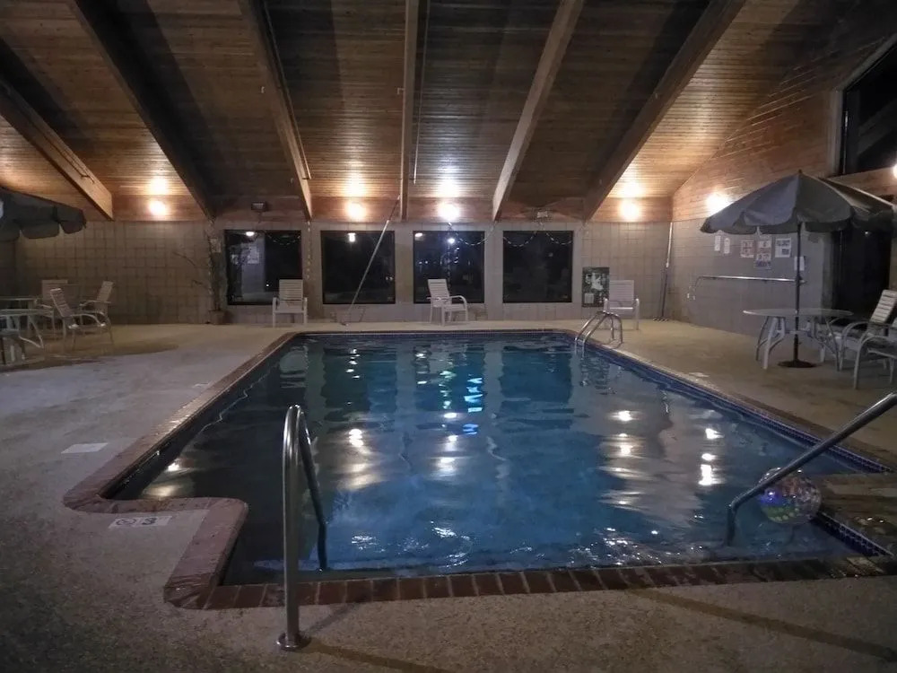 Madelia Hotel & Suites