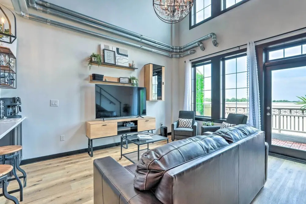 Central Atlantic Station Loft Near Mercedes-benz!
