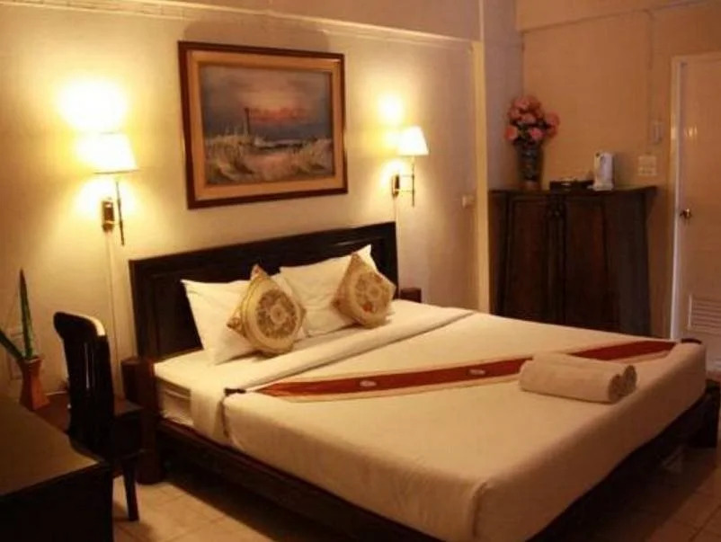 Nawarat Resort & Serviced Apartment