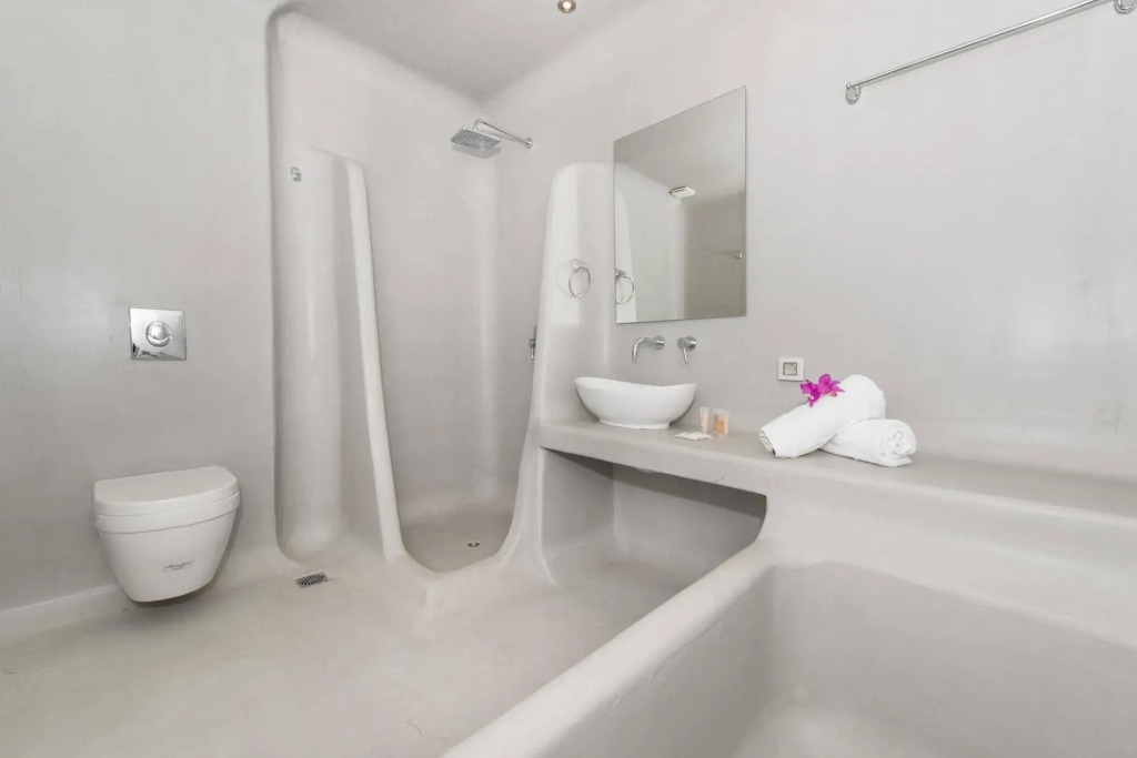 Blue Waves Suites & Apartments
