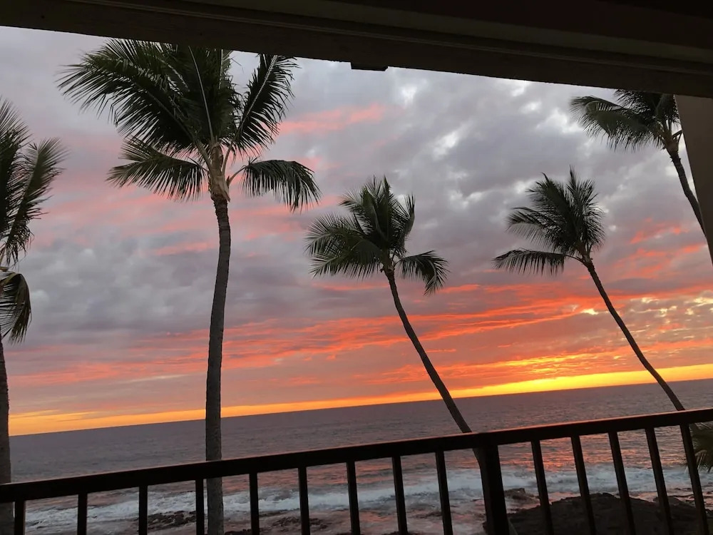 Kona Bali Kai 214 Oceanfront