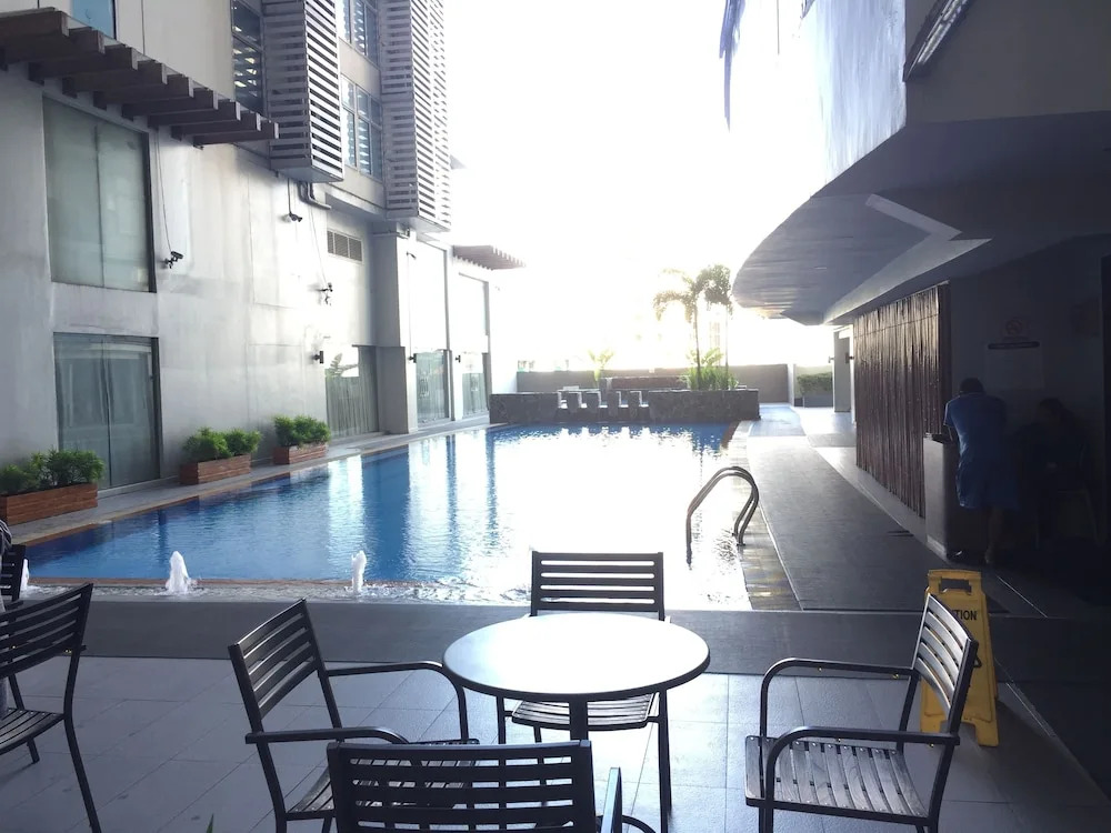 Serena's Suite (Makati Ave.)