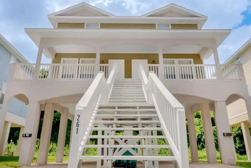 Cozy 2 Bed Duplex Just Blocks From Downtown Biloxi