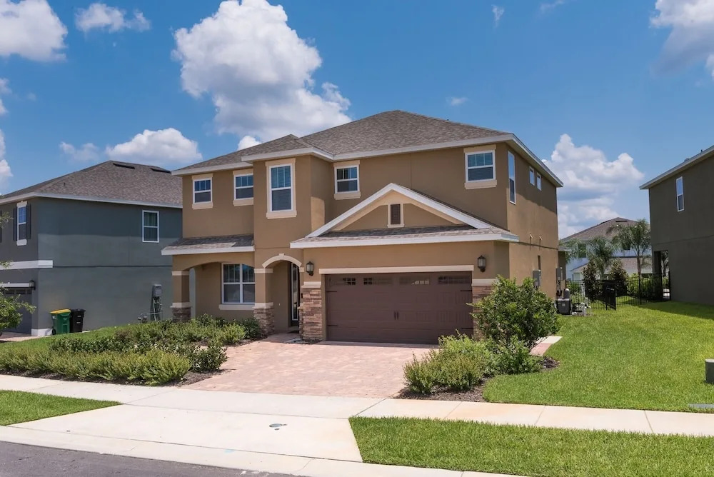Disney Dreams Luxury Private Water Park 6 Bedroom Villa by RedAwning