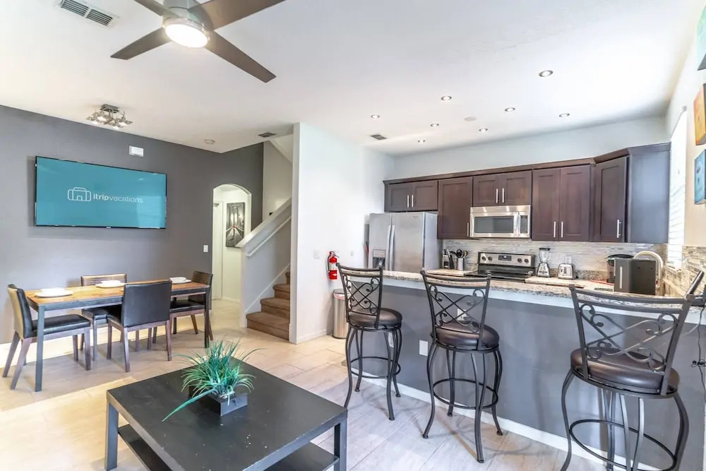 222 Regal Palms