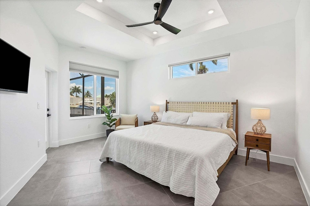 Punta Gorda Isles Waterfront Retreat Private Pool & Canal Access to Charlotte Harbor