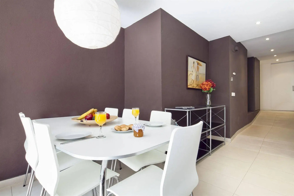 Inside Barcelona Apartments Sants