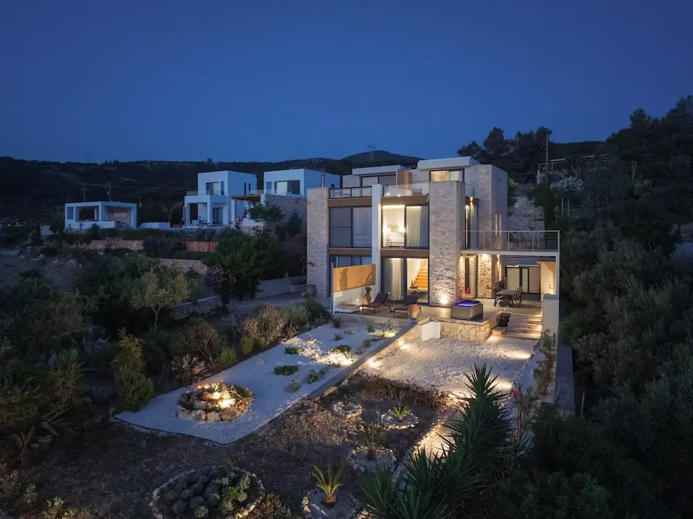 Terra Petra Luxury Villa - The Seafront Retreat