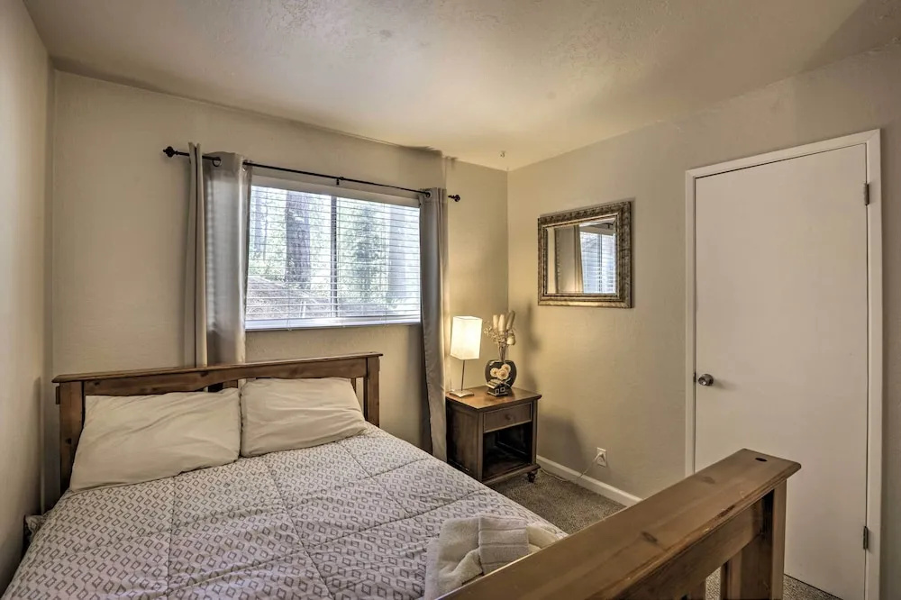 6 Mi to Heavenly Mountain: South Lake Tahoe Rental