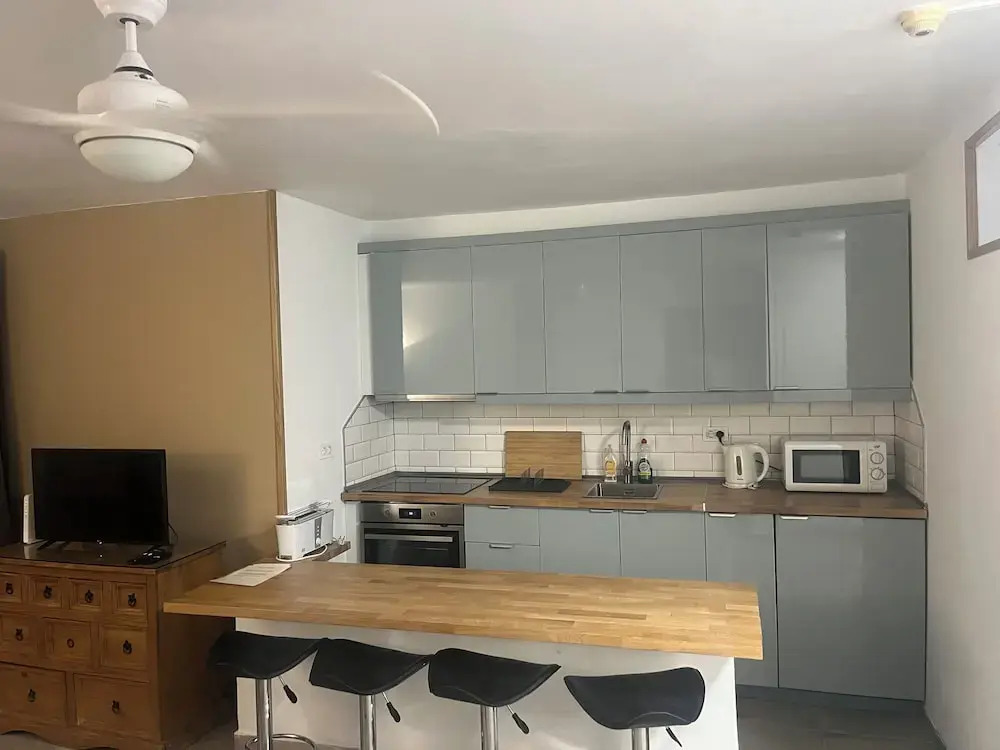 Arona 2-bed Apt, Sleeps 5 With Outdoor Pool