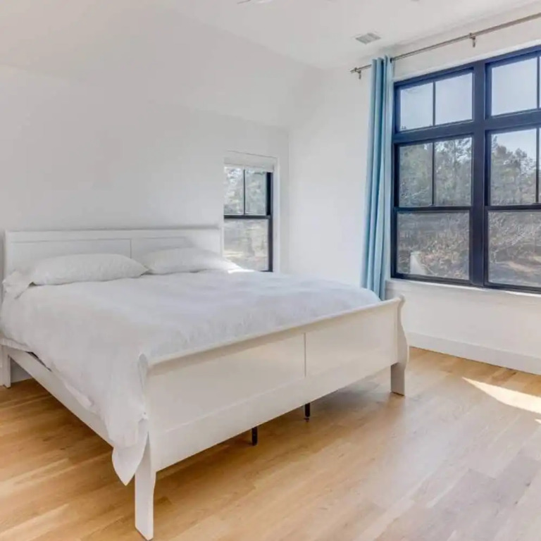 Sandpoint by Rove Travel Modern 5BR w Pool