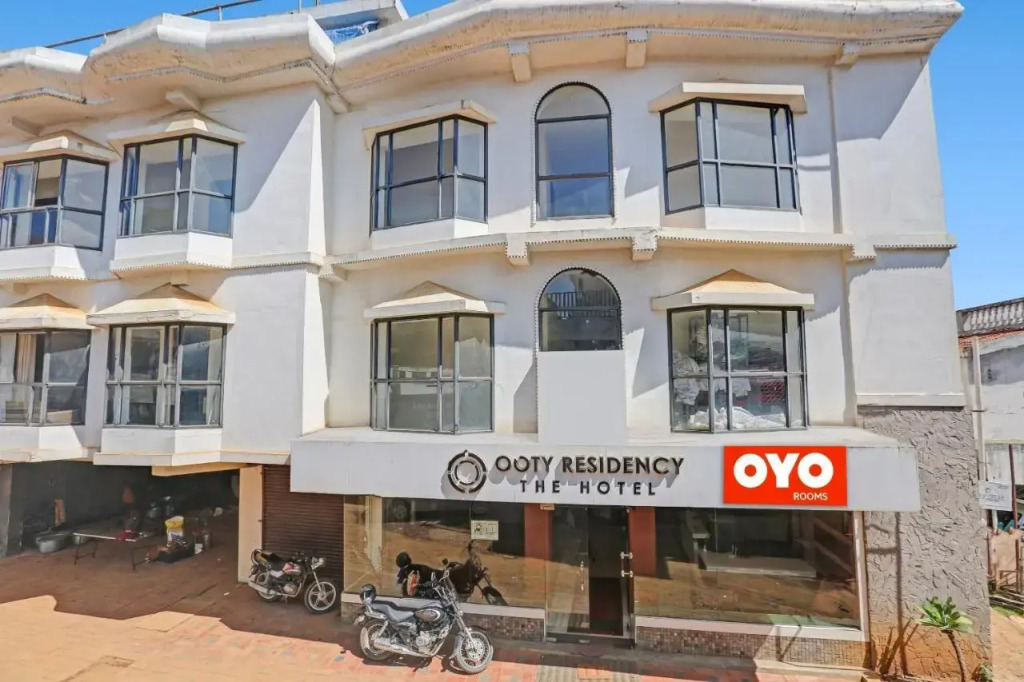 OYO 70390 Jayam Ooty Residency