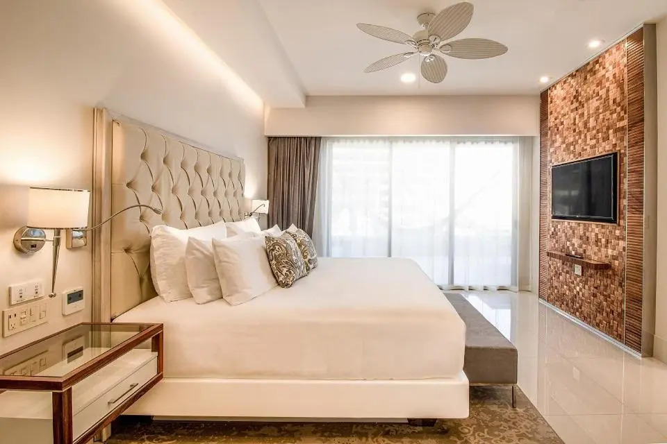 Luxe 2 BR Condo on the Beach