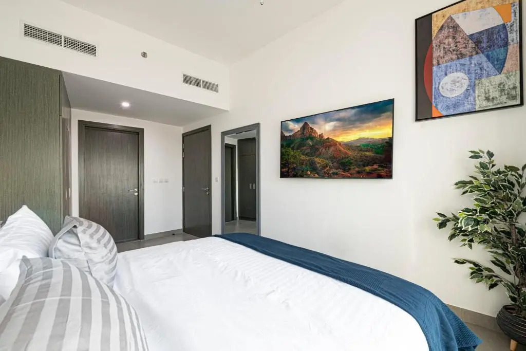 Luxury 1BDR Apt in Al Barsha with beautiful city skyline views
