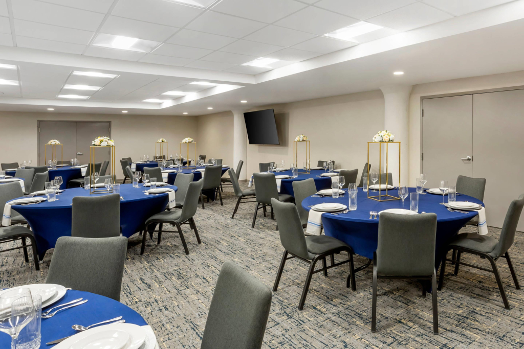 Four Points by Sheraton Newark Airport