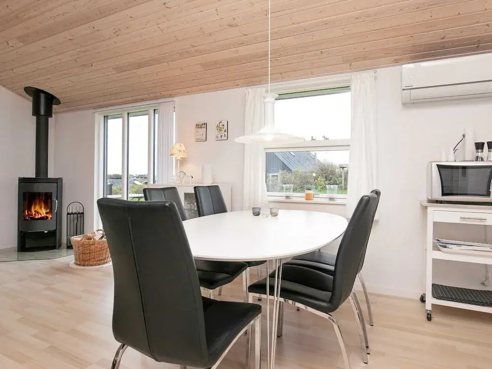Modernized Seaside Retreat-by Traum