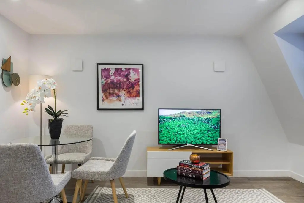 Urban Chic - Rathbone