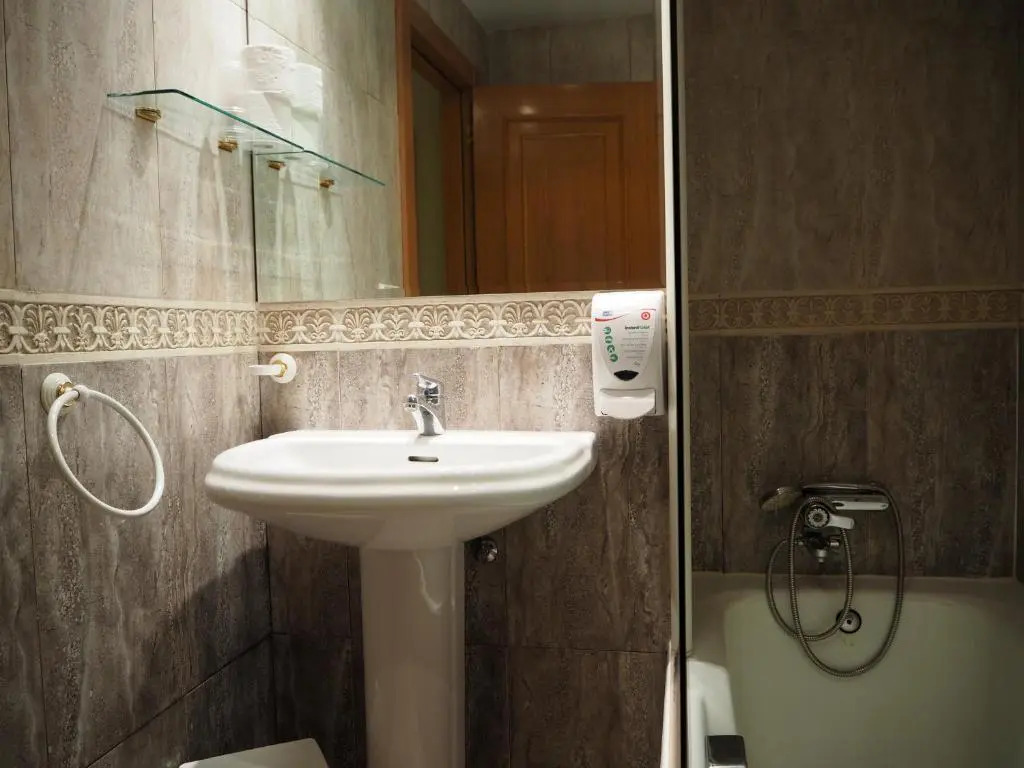 Hostal Acella