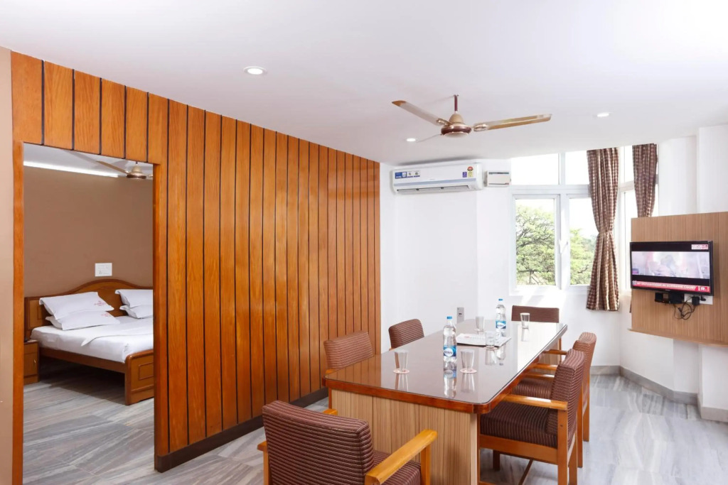 Sri Aarvee Hotels