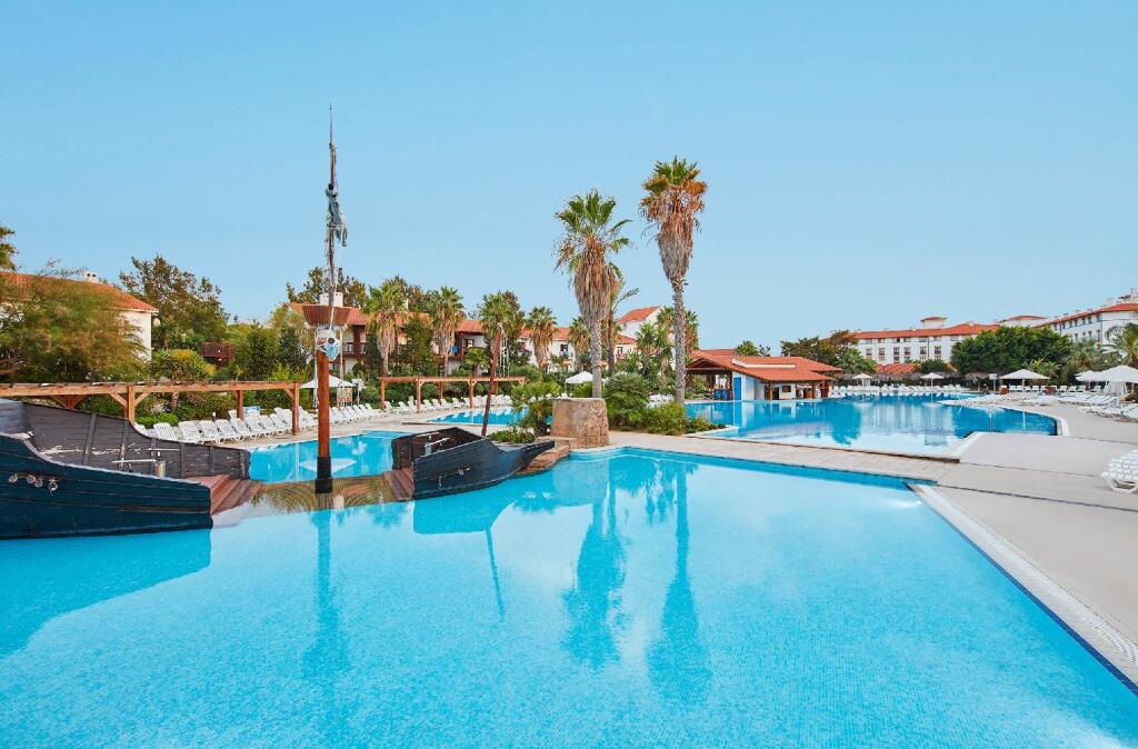 PortAventura Hotel El Paso - Includes unlimited access to PortAventura Park & 1 access to Ferrari Land