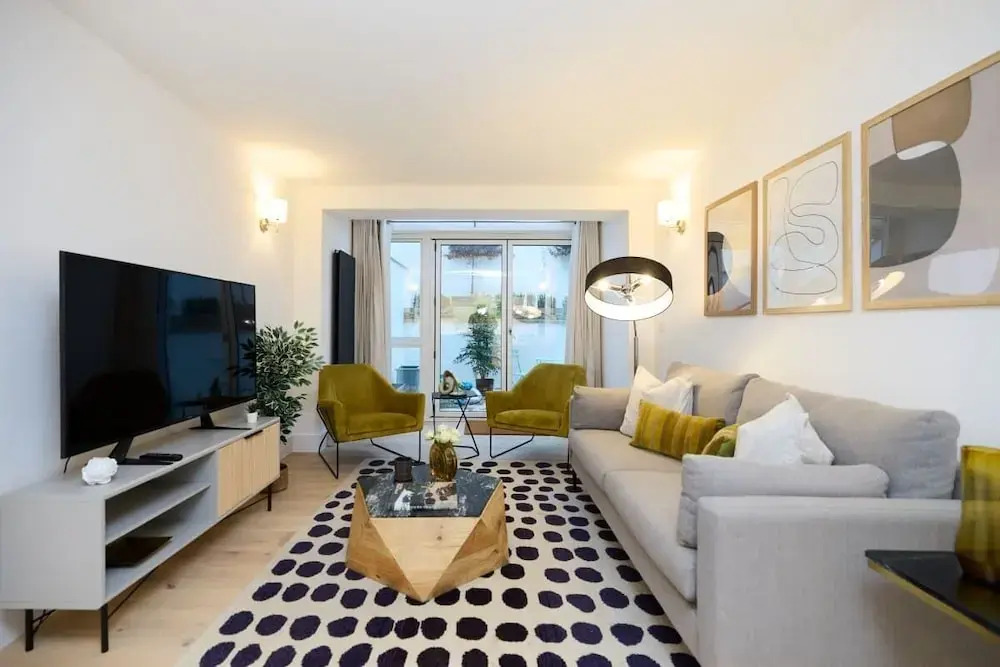 The Melbray Gem - 2bdr Apartment With Courtyard