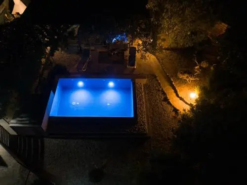 Holiday House Stipe