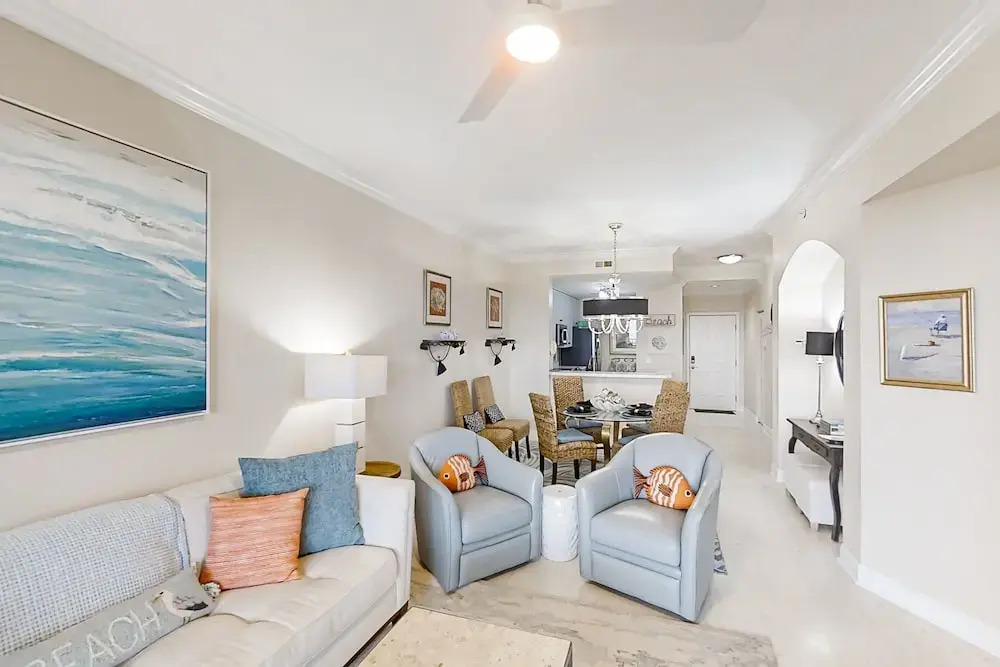 Luxurious Oceanfront Condo With Private Balcony, 2 Pools, and Beach Access