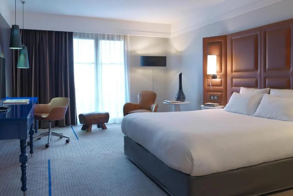 Renaissance Paris Hippodrome de St. Cloud Hotel