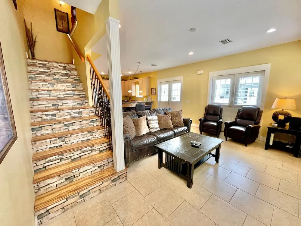 Mills Seaview Cottage by Forehand Rentals