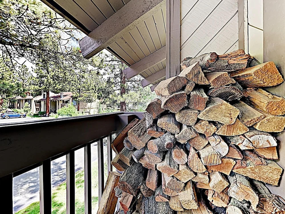 Amenity-rich W/ Hot Tub - Near Ski Area 2 Bedroom Condo