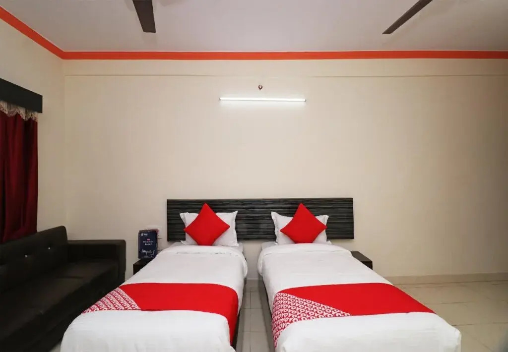 OYO 24654 Hotel Buddha