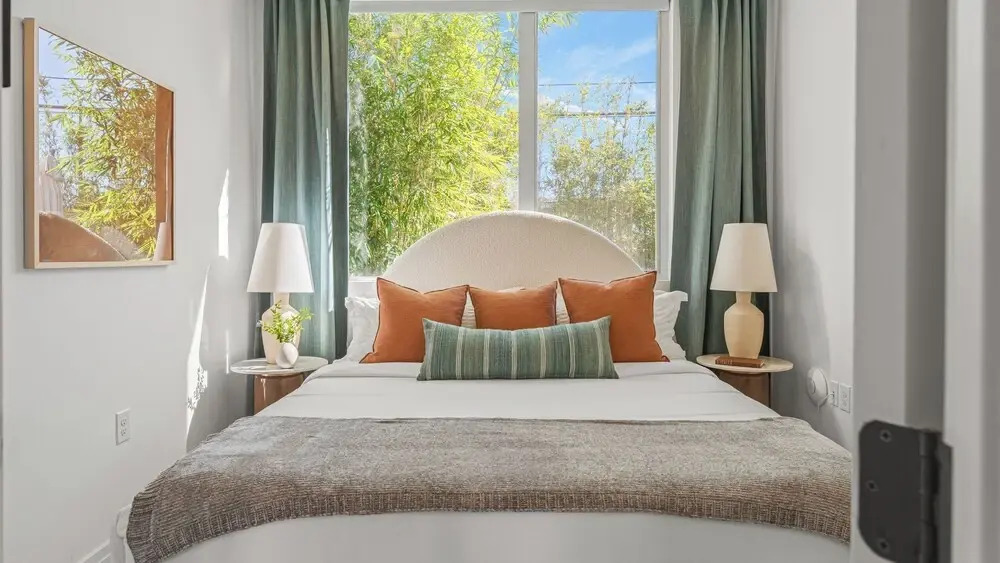 Luxe 11bdr w/ Putting Green, Game Room, Pool Bouldin Collective by Avantstay