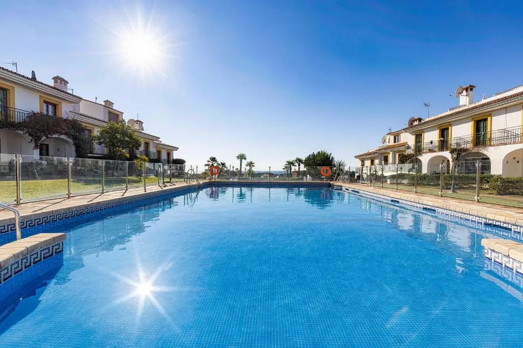 042 Classic 2 Bed Andalusian Townhouse 500m From Beach