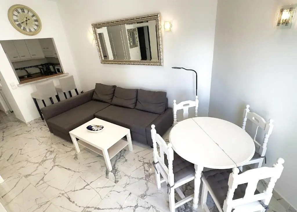 SKOL 424 Stunning One-bedroom apartment with sea views